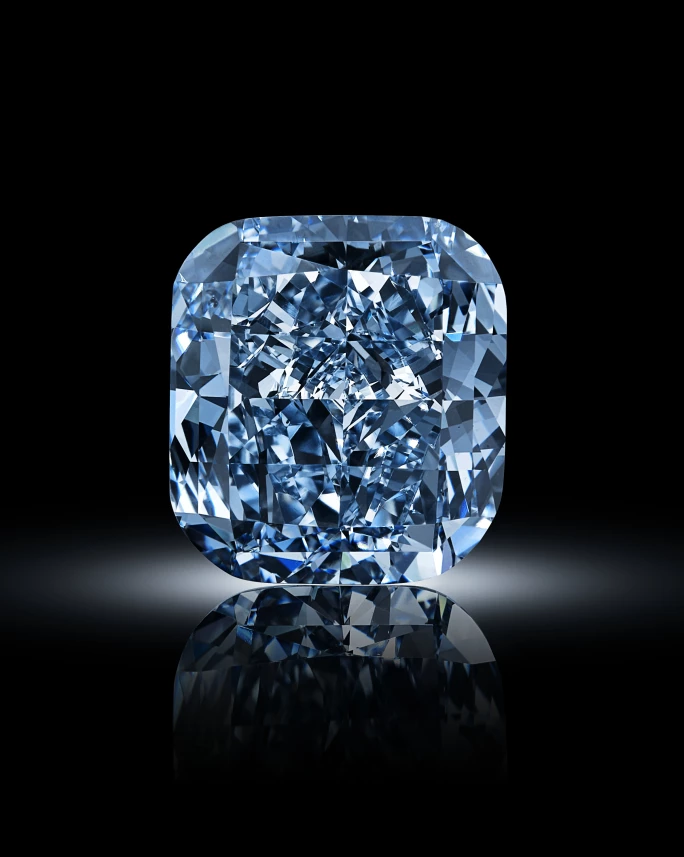 Diamante blu all'asta a Ginevra4