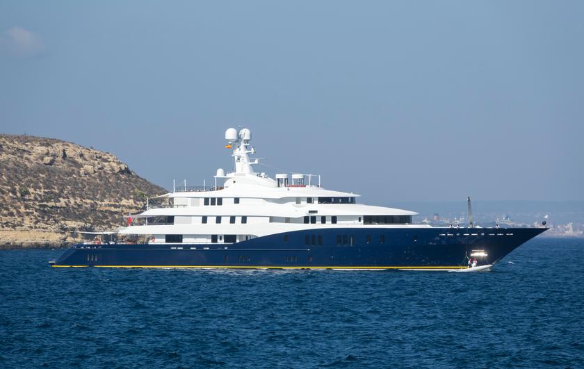 Libero 840=sinfonia Bernard Arnault