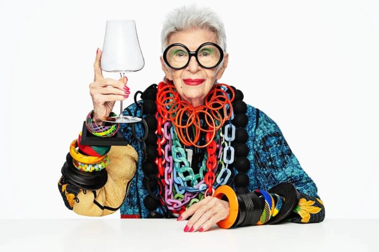 Asta di souvenir di Iris Apfel