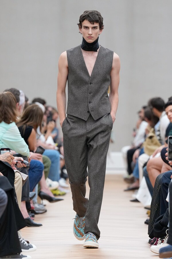 Jonathan Anderson per Dior10