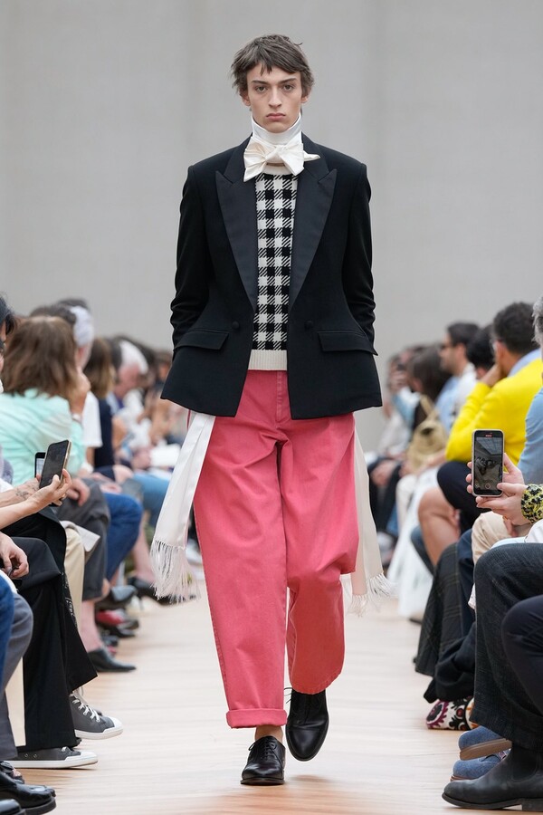 Jonathan Anderson per Dior8