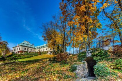 Palazzo Odrowąż in autunno