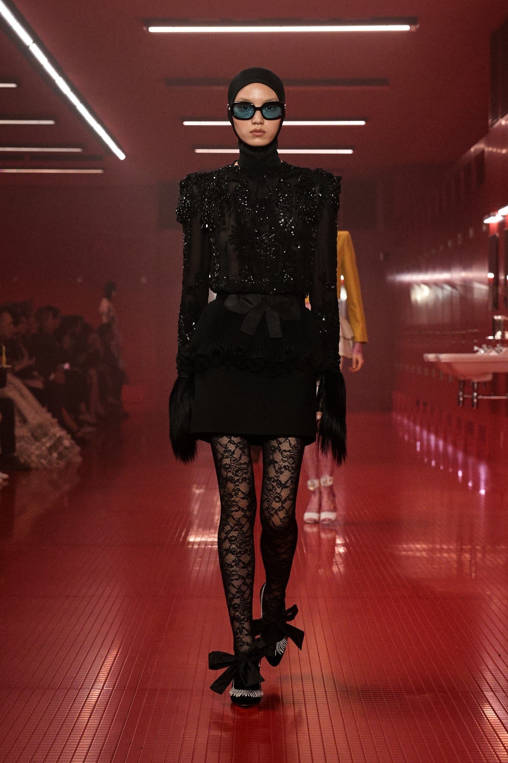 L'ultima sfilata di Valentino gioca con l'intimità2