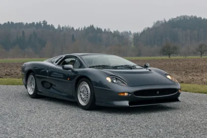 Una Jaguar Xi220 unica all'asta da Sothebys