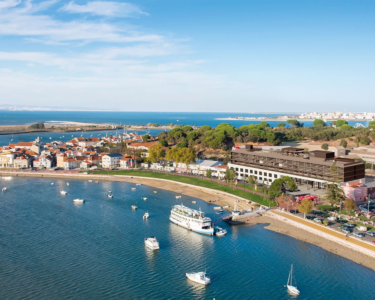 Su Baia Mundet Posizione Ma Lisbona Seixal Min