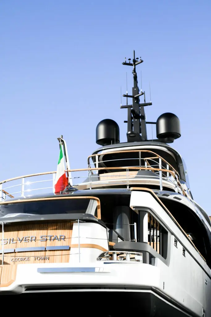 Armani Admiral2 yacht