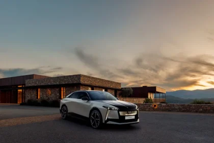 Ds N°8 Suv Elettrico Premium Con Autonomia Di 750 Km E Tocco Francese