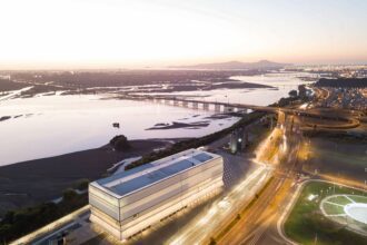 Pritzker 2026 Premio per l’Architetto che Costruisce Sensibilità3