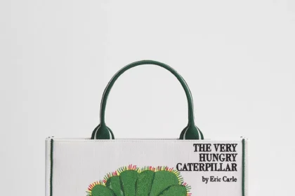 Dior Book Tote Quando il Libro Diventa Moda